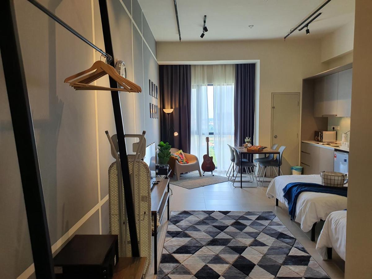 The Perfect Getaway @ Tamarind Suites, Netflix 300Mbps Cyberjaya Esterno foto